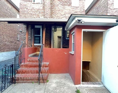 92-25 Gettysburg Street - Photo Thumbnail 19
