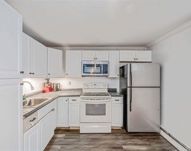 413 Glen Drive - Photo Thumbnail 5