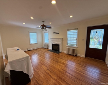 730 Cottage St - Photo Thumbnail 3