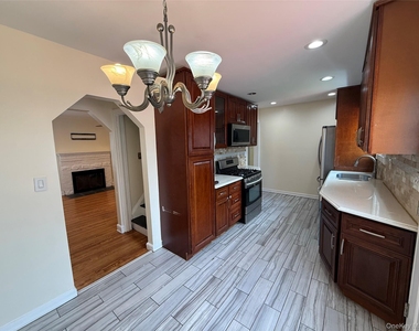 730 Cottage St - Photo Thumbnail 8