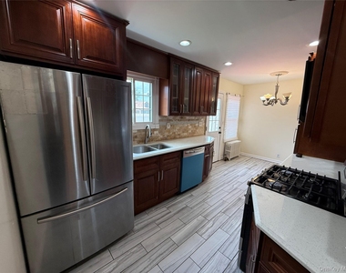730 Cottage St - Photo Thumbnail 5