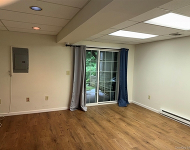 1404 Brentwood Drive - Photo Thumbnail 3