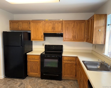 1404 Brentwood Drive - Photo Thumbnail 1