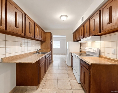 136 Hill Crescent - Photo Thumbnail 3