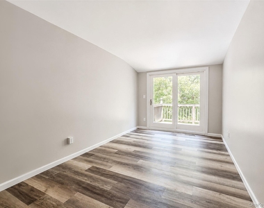 136 Hill Crescent - Photo Thumbnail 6