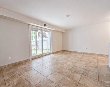 136 Hill Crescent - Photo Thumbnail 5