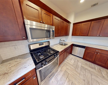 5 Wayne Avenue - Photo Thumbnail 4