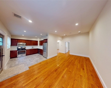 5 Wayne Avenue - Photo Thumbnail 2