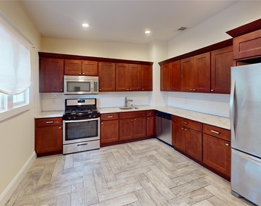 5 Wayne Avenue - Photo Thumbnail 3