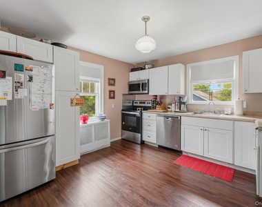 108 Hooker Avenue - Photo Thumbnail 15