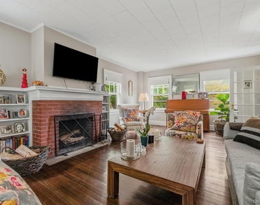 108 Hooker Avenue - Photo Thumbnail 10
