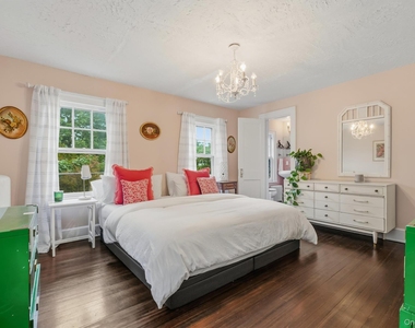 108 Hooker Avenue - Photo Thumbnail 22
