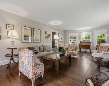 108 Hooker Avenue - Photo Thumbnail 7