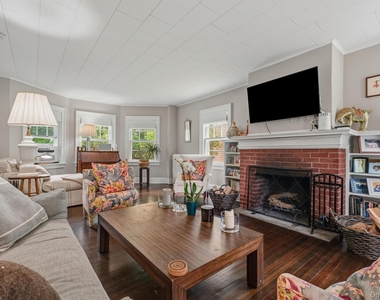 108 Hooker Avenue - Photo Thumbnail 8