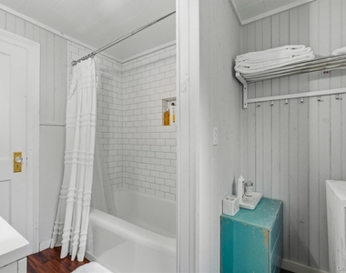 108 Hooker Avenue - Photo Thumbnail 29