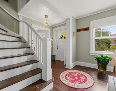 108 Hooker Avenue - Photo Thumbnail 5