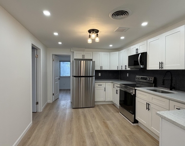 305 2nd Street - Photo Thumbnail 2