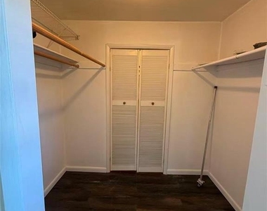 138 Orlando Street - Photo Thumbnail 4