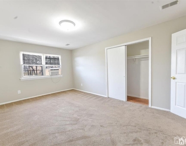 204 College Drive - Photo Thumbnail 11