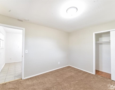 204 College Drive - Photo Thumbnail 8