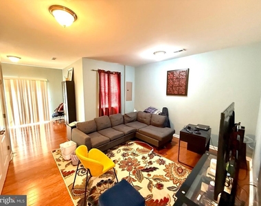 203 Spotswood Street - Photo Thumbnail 2