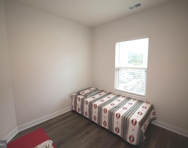 21480 Mount Sterling Terrace - Photo Thumbnail 14
