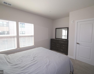 21480 Mount Sterling Terrace - Photo Thumbnail 11