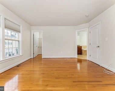 8032 Reserve Way - Photo Thumbnail 18