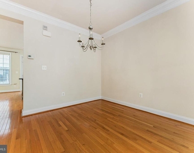 8032 Reserve Way - Photo Thumbnail 5
