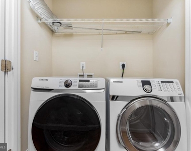 8032 Reserve Way - Photo Thumbnail 16