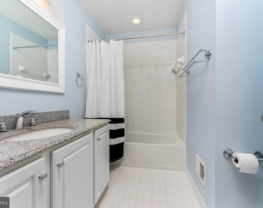 8032 Reserve Way - Photo Thumbnail 14