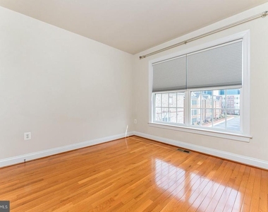 8032 Reserve Way - Photo Thumbnail 15