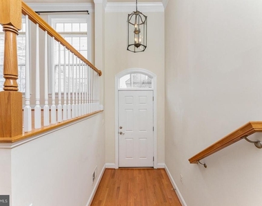 8032 Reserve Way - Photo Thumbnail 2