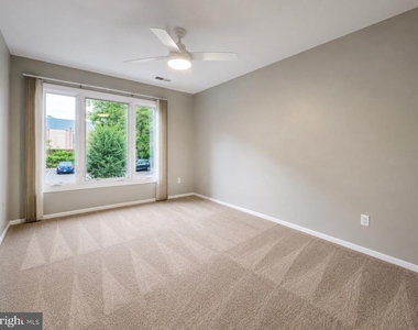 1975 Lakeport Way - Photo Thumbnail 23