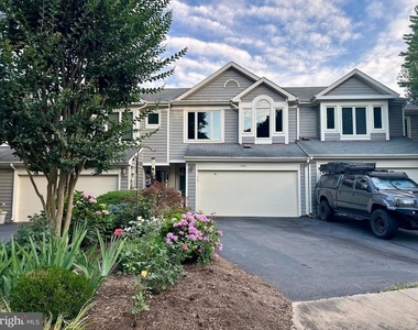 1975 Lakeport Way - Photo Thumbnail 2