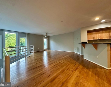 1975 Lakeport Way - Photo Thumbnail 4