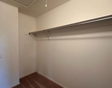 1975 Lakeport Way - Photo Thumbnail 21