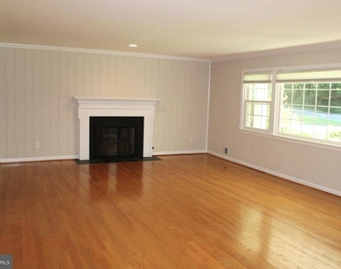 3606 Barkley Drive - Photo Thumbnail 17