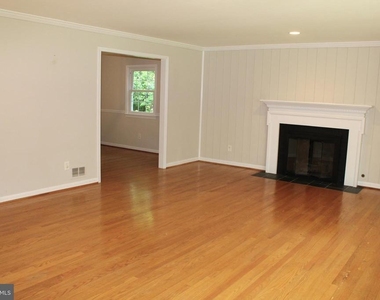 3606 Barkley Drive - Photo Thumbnail 16