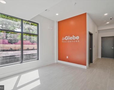 228 Glebe Road W - Photo Thumbnail 1