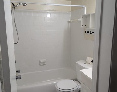 3210 S 28th Street - Photo Thumbnail 7