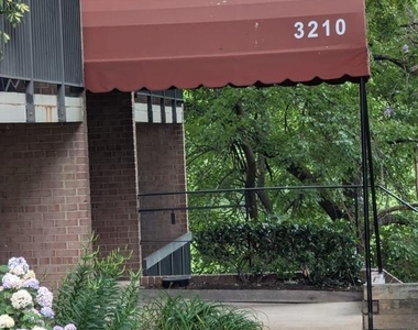 3210 S 28th Street - Photo Thumbnail 2