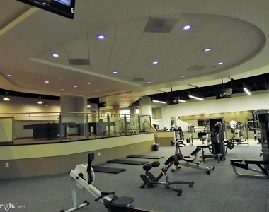 1011 Arlington Boulevard - Photo Thumbnail 5