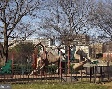 1011 Arlington Boulevard - Photo Thumbnail 7