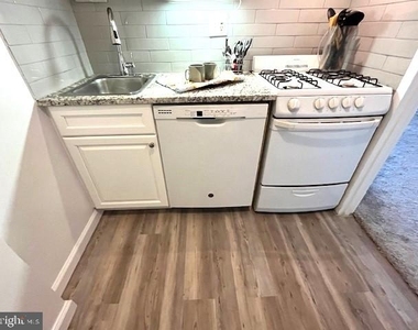1011 Arlington Boulevard - Photo Thumbnail 12