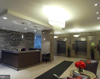 1011 Arlington Boulevard - Photo Thumbnail 4