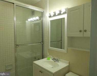 1011 Arlington Boulevard - Photo Thumbnail 4