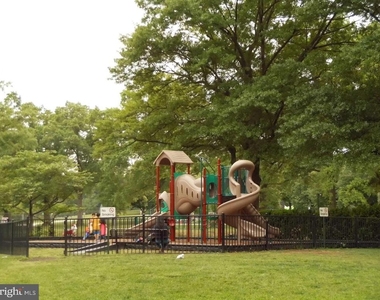 1011 Arlington Boulevard - Photo Thumbnail 13