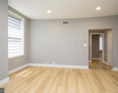 3717 Frankford Avenue - Photo Thumbnail 12