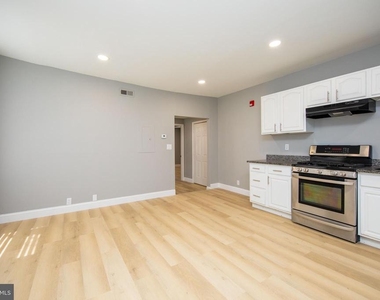 3717 Frankford Avenue - Photo Thumbnail 6